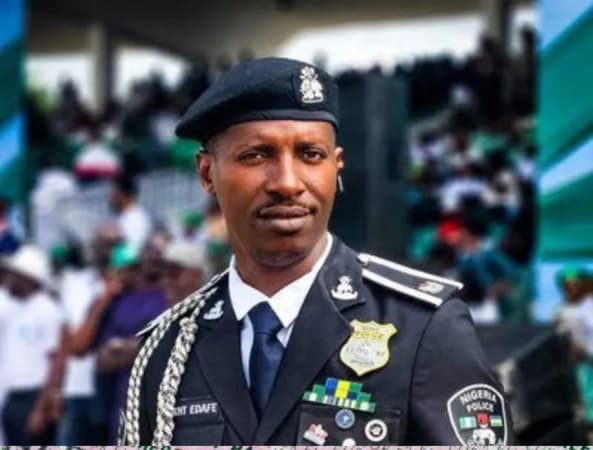 21-year-old girl, dispatch riders arrested for drug trafficking in Delta