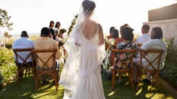Maid of honor disappears with bride’s wedding veil, then posts shocking Instagram photo