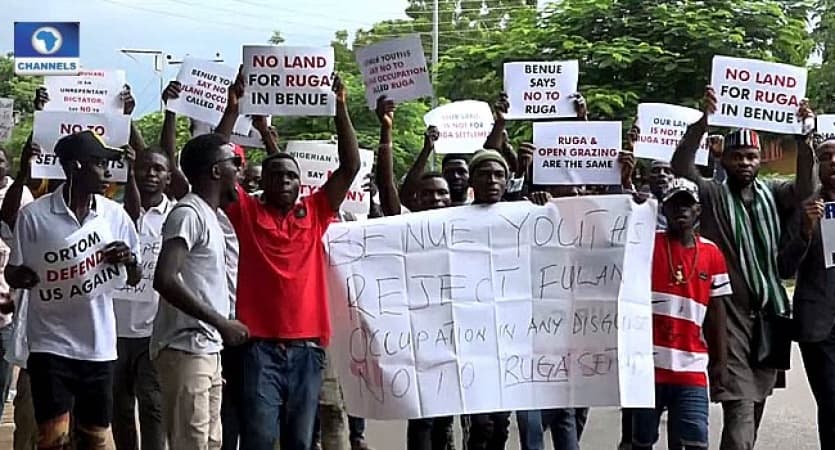 Angry Benue youths barricade highway with five corpses of armed herdsmen victims