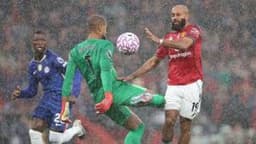 Man Utd claim priceless win after early Sanchez red card