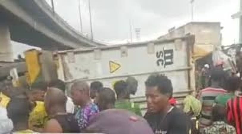Container crushes police officer, one other in Lagos