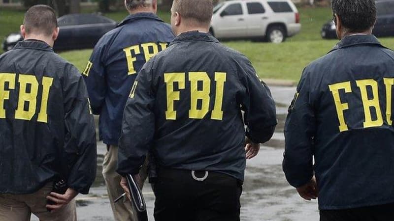 FBI fires agents pictured kneeling at George Floyd protest