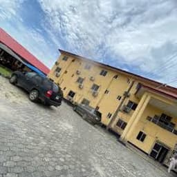 American woman dies in Warri during visit to her lover
