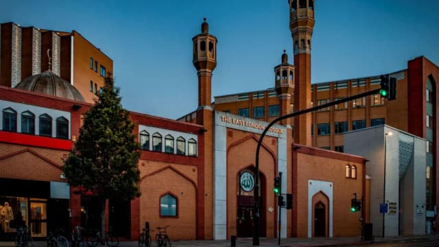 Minister 'appalled' women banned from Muslim run