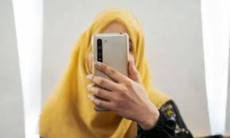 Afghan women lose their 'last hope' as Taliban shuts down internet