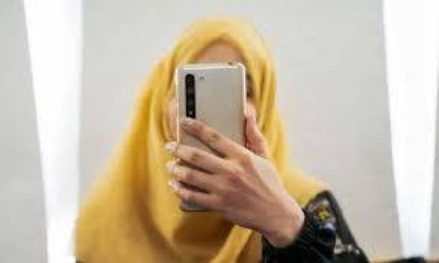 Afghan women lose their 'last hope' as Taliban shuts down internet