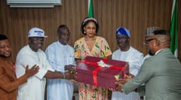 Governor Okpebholo receives royal gift from Oba of Benin