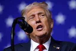 Trump’s ominous move to recruit generals and admirals to his political cause