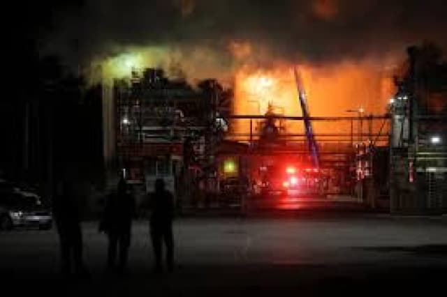 Massive fire breaks out at Chevron refinery near Los Angeles