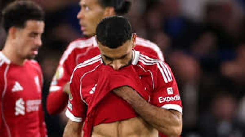 'He is a human' - Arne Slot defends Mohamed Salah after missed chances in Liverpool's defeat at Chelsea