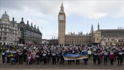 First-year doctors in England back strike