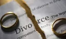 Woman divorces husband for refusing to repair phone