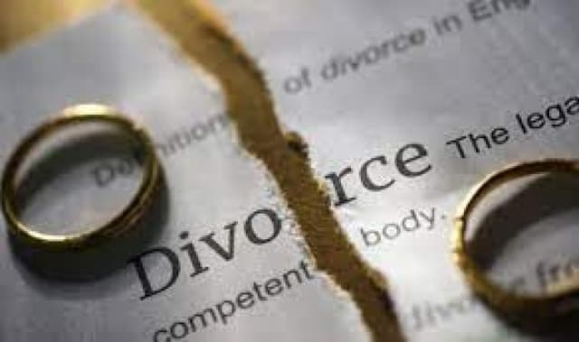 Woman divorces husband for refusing to repair phone