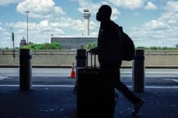 Air traffic control staffing shortages cause more flight delays as government shutdown drags on for eighth day