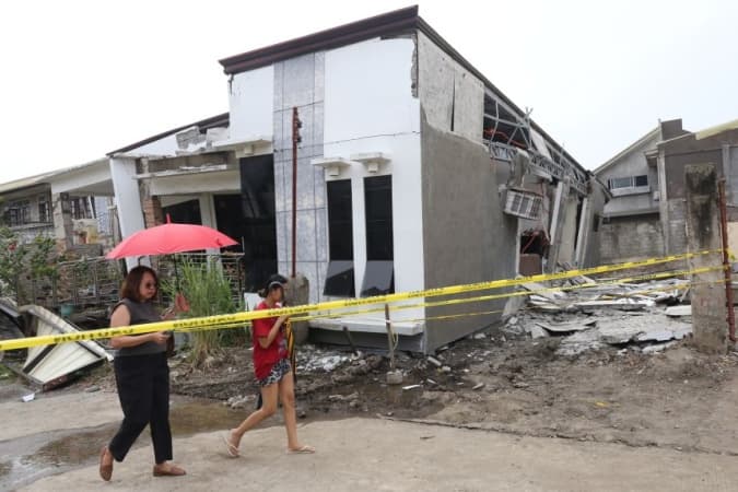 Powerful quake rattles southeastern Philippines sending panicked residents into the streets