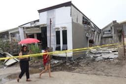 Powerful quake rattles southeastern Philippines sending panicked residents into the streets