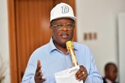 Abuja-Keffi Road: Umahi orders withdrawal of Chinese contractor over poor performance
