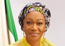 First Lady donates 21 shuttle buses to OAU