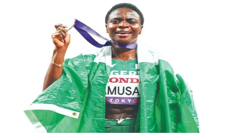 Amusan leads cheers as Nathaniel marks graduation