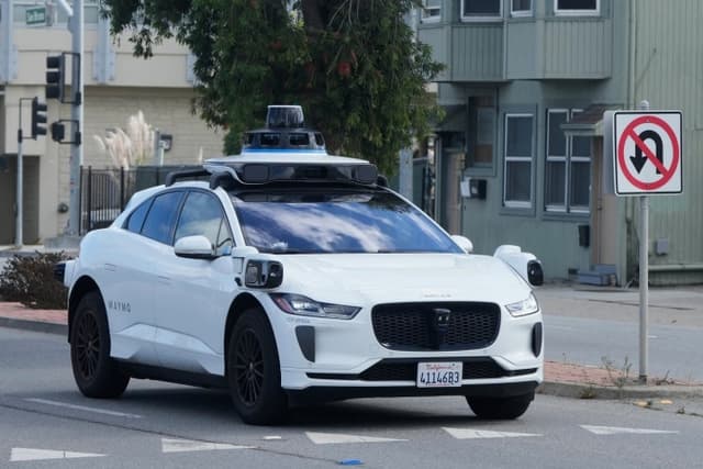US firm's driverless taxis set to hit London roads in 2026