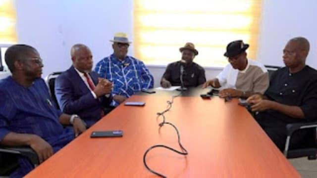 Eight Bayelsa LG chairmen dump PDP, declare support for Diri