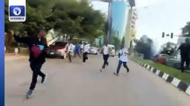 #FreeNnamdiKanu Protesters Flee As Security Operatives Fire Shots In Abuja