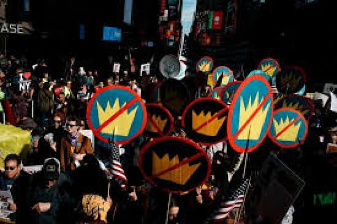 Republicans are ridiculing ‘No Kings.’ A striking new poll shows Americans aren’t laughing