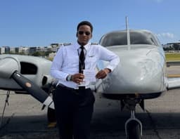 18-year-old emerges youngest Nigerian commercial pilot