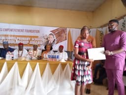 Idemili North school pupils receive scholarship awards