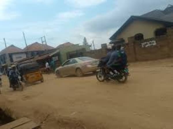 Oyo residents appeal to Makinde over deplorable Elebu road condition