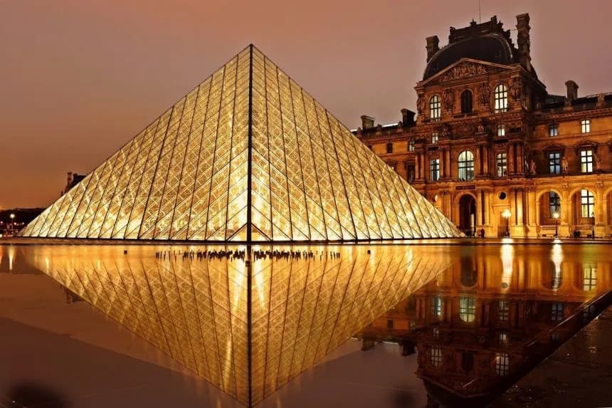 Thieves disguised as construction workers steal Napoleon’s jewels from Louvre Museum