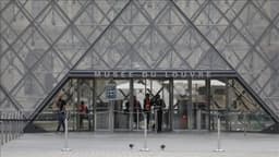 Louvre heist suspects were 'petty criminals,' not professionals, says Paris prosecutor
