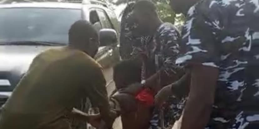 JUST IN: Many officers injured as Nigerian soldiers reportedly open fire on policemen returning from Anambra governorship election