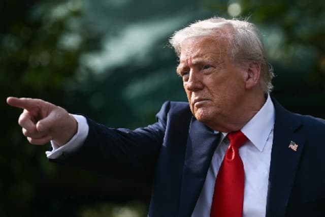 Trump orders tougher visa screening regime