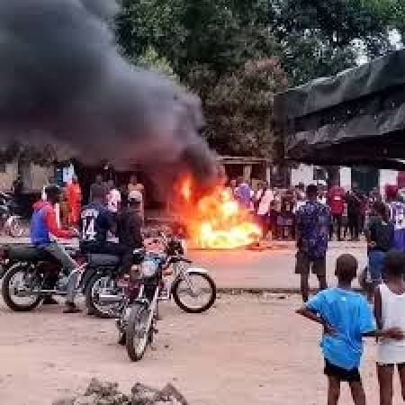 Mob sets suspected motorcycle thief ablaze in Gboko
