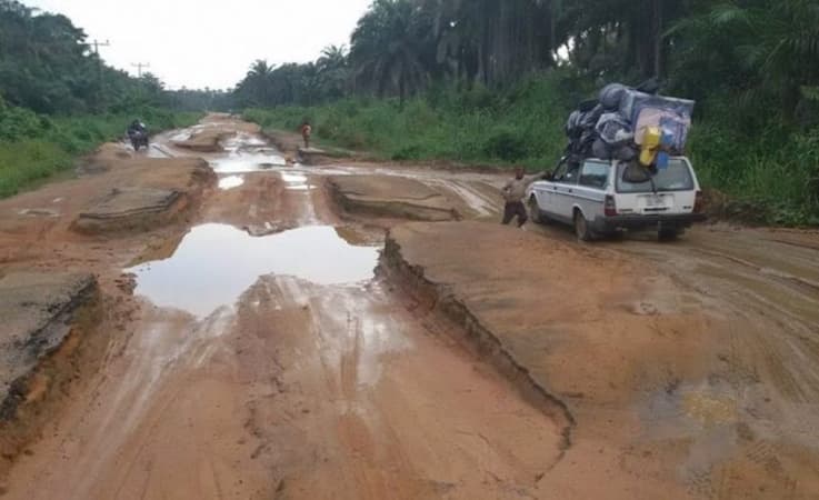 Commuters stranded for days on collapsed Calabar-Itu Road, demand urgent govt action