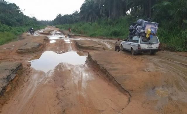 Commuters stranded for days on collapsed Calabar-Itu Road, demand urgent govt action