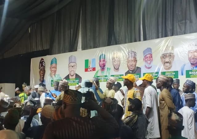 Ganduje?s son receives 500 Kwankwaso loyalists into APC