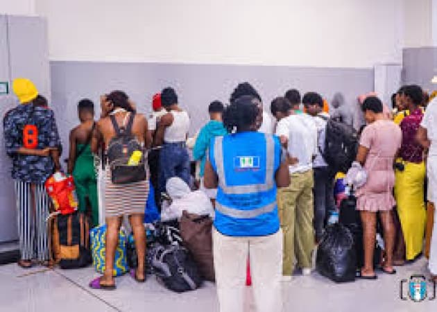 Suspected human trafficker moving girls from Lagos to Ghana nabbed in transit
