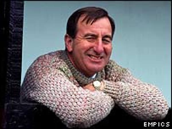 Tributes pour in as world?s longest-serving football manager dies