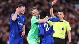 Ten-man Everton beat Man Utd at Old Trafford despite Gueye's red for striking teammate