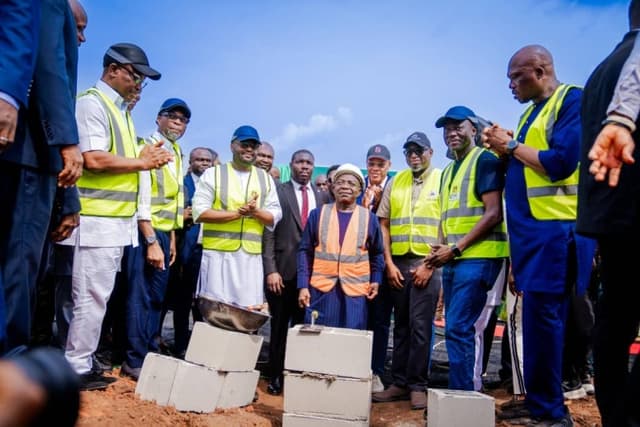 Otti performs groundbreaking ceremony for 15 MVA injection substation in Umuahia