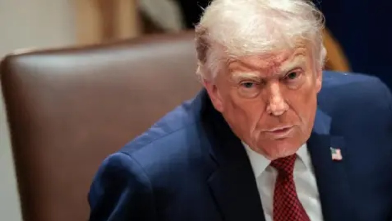 Trump criticises 'decaying' European countries and 'weak' leaders