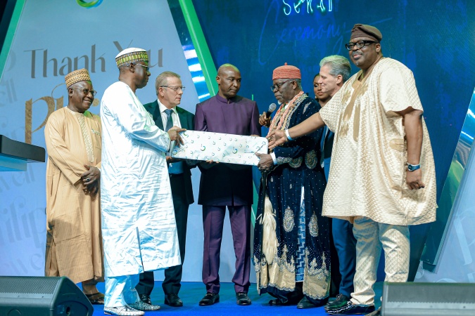 NLNG’s MD, Philip Mshelbila, bows out; Falade set to take over