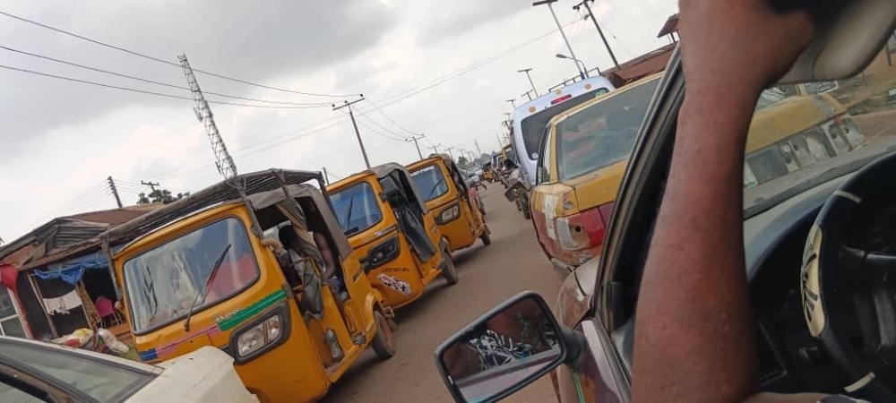 Protesting Edo community blocks highway over blackout, travellers stranded