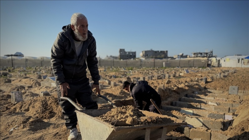 Elderly Gazan undertaker buries 18,000 victims of Israel’s genocidal war