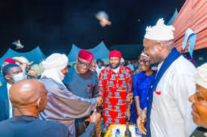 Emir Sanusi II celebrates Christmas in Abia, commends Gov Otti's achievements