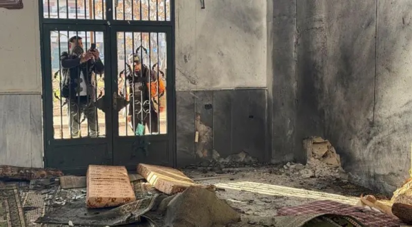 Blast at Syrian mosque during Friday prayers leaves at least eight dead