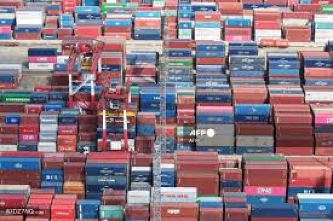 China cuts tariffs on 935 imports from 2026