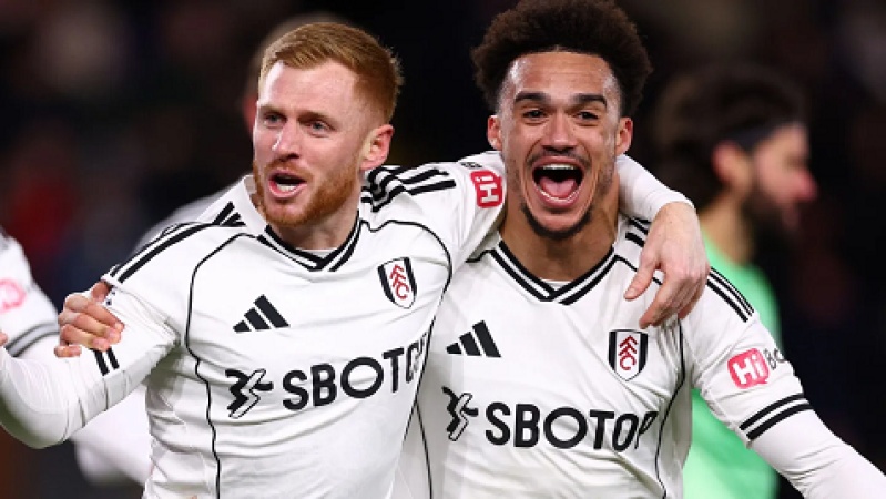 Reed's STUNNING goal rescues a point for Fulham against Liverpool